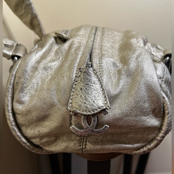 WIN THIS FOR $3!! Vintage Chanel Feather Weight Bowling Quilted Leather Bag - Picture 5 of 11
